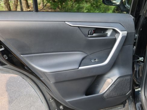 Used 2025 Toyota RAV4 LE AWD/4WD image 14
