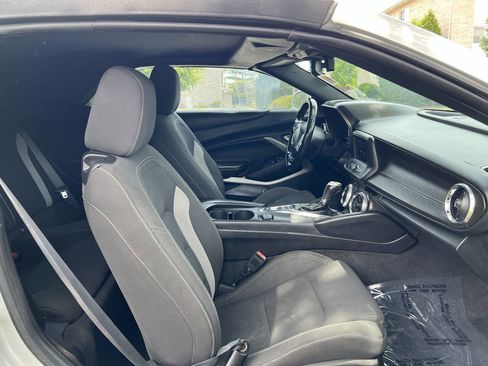 Used 2019 Chevrolet Camaro LT image 28