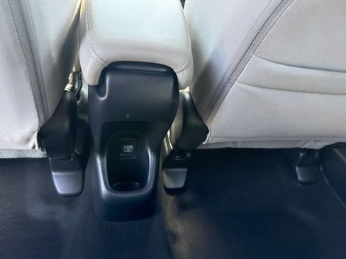 Used 2022 Honda HR-V LX image 21