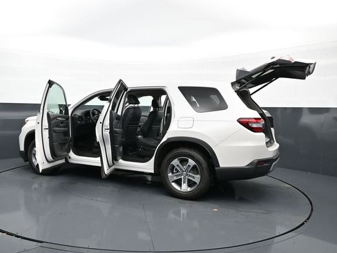 Used 2025 Honda Pilot EX-L image 43