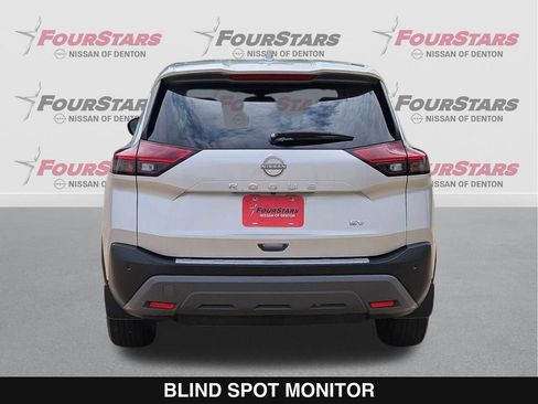 Used 2023 Nissan Rogue SV FWD image 5