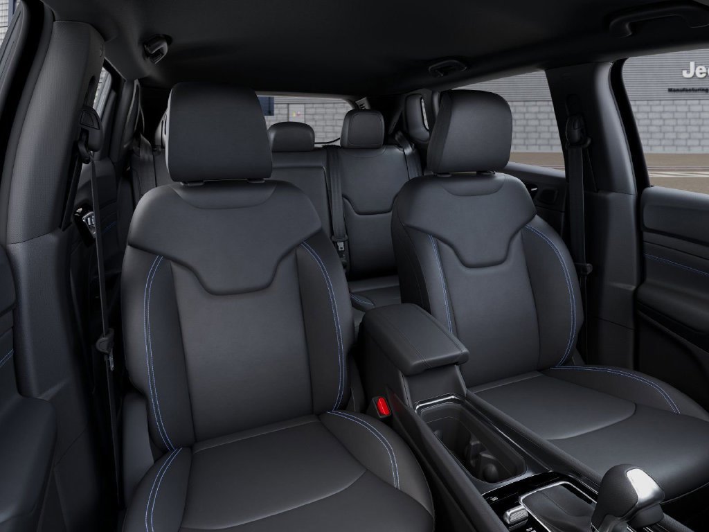Used 2026 Jeep Compass Limited AWD/4WD image 16