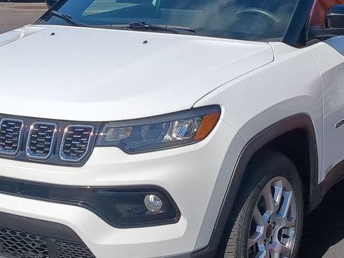 Used 2025 Jeep Compass Limited AWD/4WD image 10