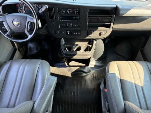 Used 2021 Chevrolet Express 3500 w/ Driver Convenience Package RWD image 18