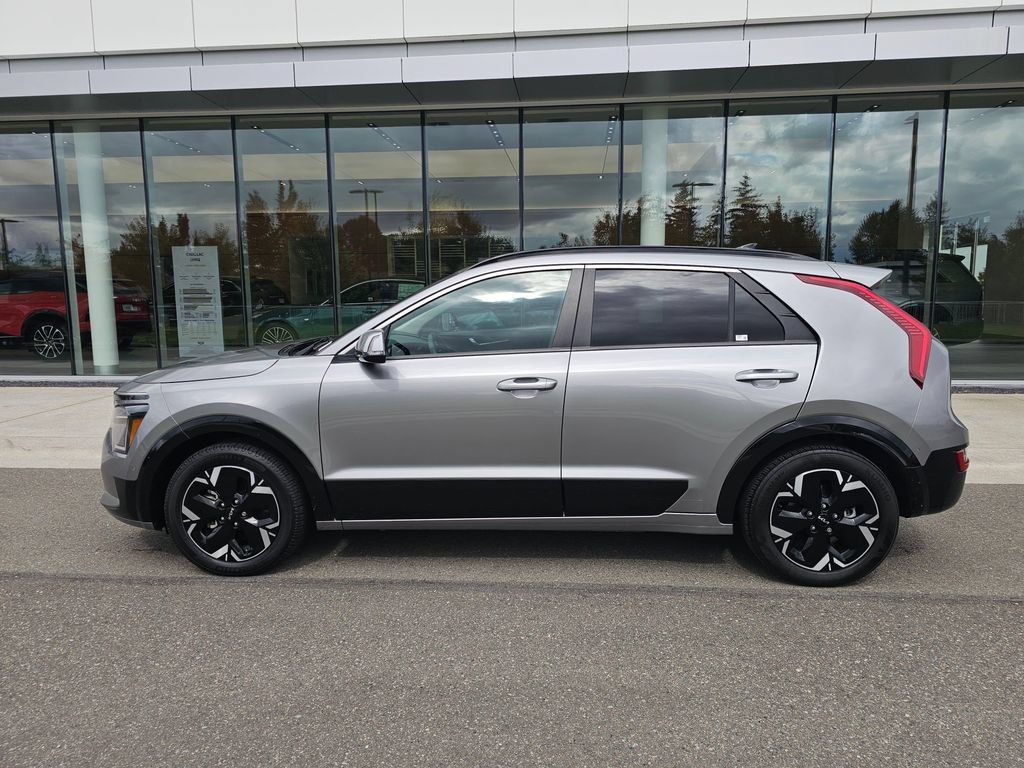 Used 2023 Kia Niro Wave w/ Wave Preserve Package FWD image 4