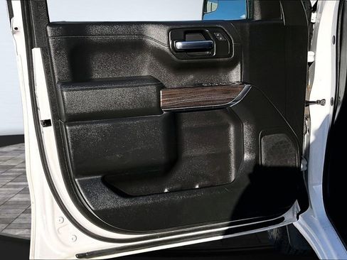 Used 2020 Chevrolet Silverado 1500 LT image 13