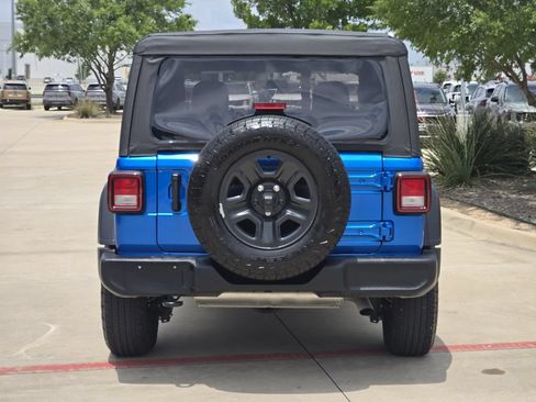 Used 2025 Jeep Wrangler Sport AWD/4WD image 13