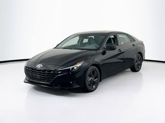 Used 2023 Hyundai Elantra SEL video 1