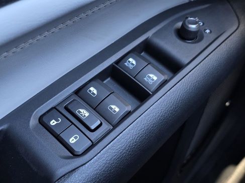 New 2026 Jeep Compass Limited image 16