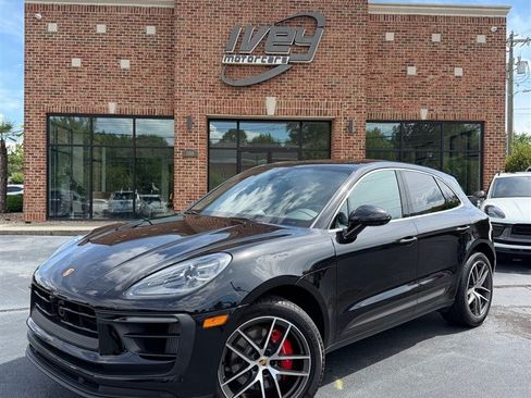 Used 2023 Porsche Macan S AWD/4WD image 3