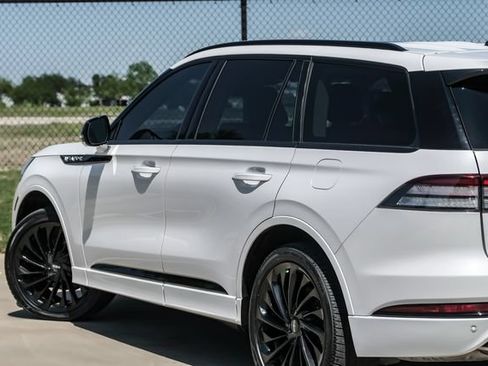 Used 2025 Lincoln Aviator Reserve w/ Jet Appearance Package AWD/4WD image 14