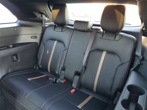 Used 2025 MAZDA CX-90 3.3 Turbo S w/ Premium Package image 15