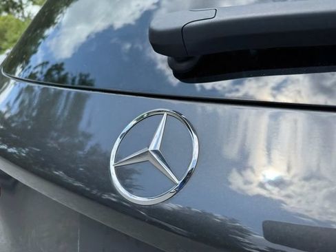 Used 2022 Mercedes-Benz GLC 300 4MATIC w/ Multimedia Package Lite image 13