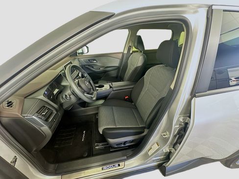 Used 2023 Nissan Rogue SV FWD image 13