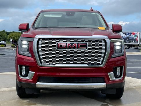 Used 2024 GMC Yukon Denali AWD/4WD image 2