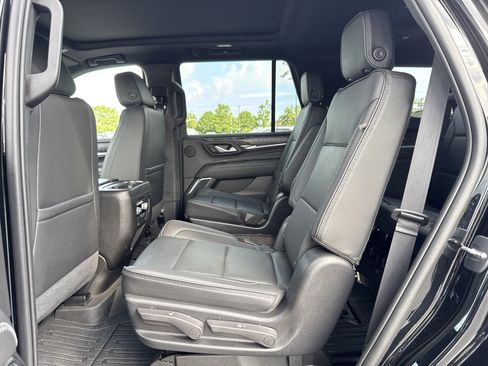Used 2022 GMC Yukon Denali AWD/4WD image 32
