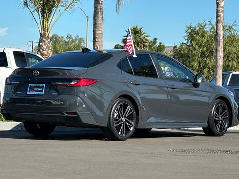 Used 2025 Toyota Camry XSE FWD image 4