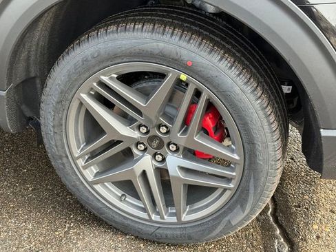 New 2026 Ford Explorer ST-Line w/ ST-Line Street Pack image 8