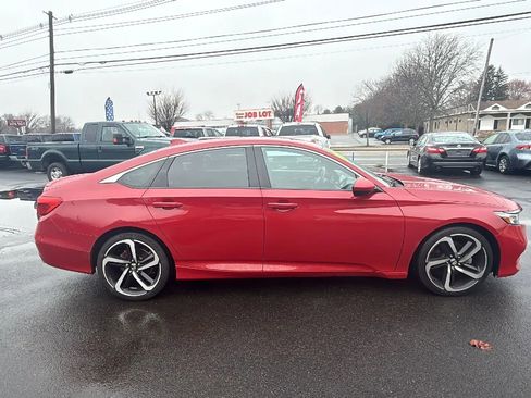 Used 2018 Honda Accord Sport image 10
