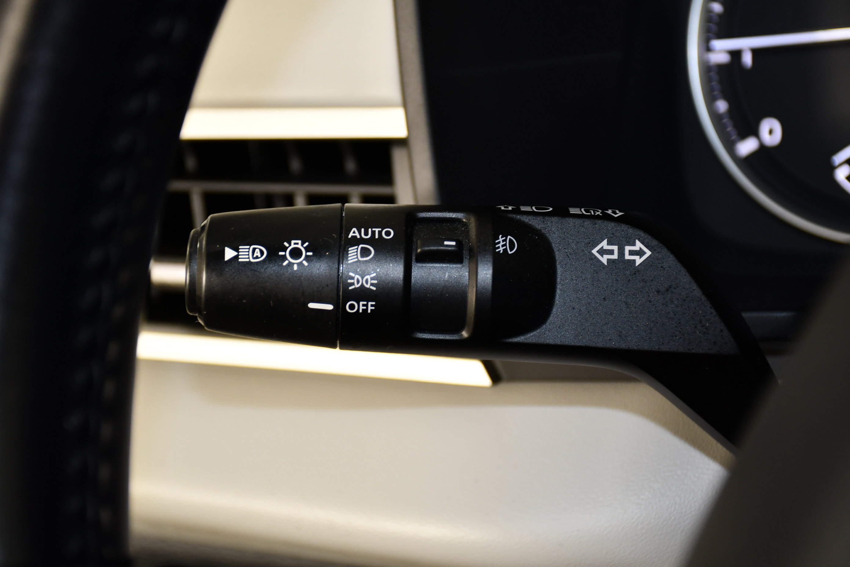 Used 2022 Mitsubishi Outlander SEL AWD/4WD image 22