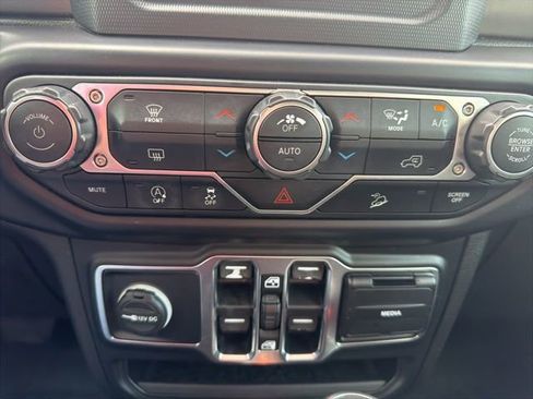 Used 2020 Jeep Wrangler Unlimited Sport AWD/4WD image 28