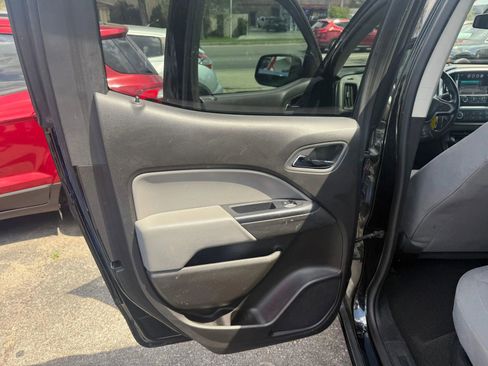 Used 2016 Chevrolet Colorado LT w/ LT Convenience Package RWD image 15