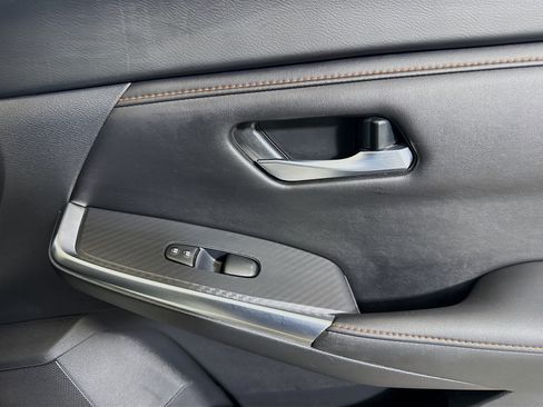 Used 2024 Nissan Sentra SR w/ SR Premium Package FWD image 31