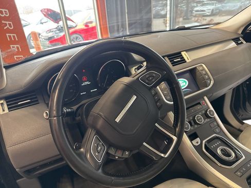 Used 2016 Land Rover Range Rover Evoque SE image 25