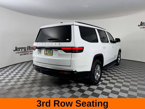 Used 2024 Jeep Wagoneer 2WD image 7