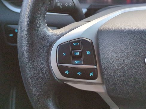 Used 2023 Ford Explorer XLT image 25