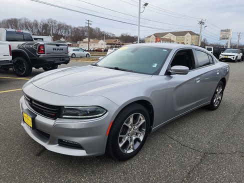 Used 2016 Dodge Charger SXT image 3