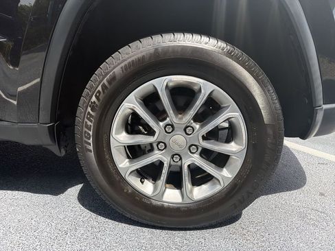 Used 2016 Jeep Grand Cherokee Limited AWD/4WD image 29