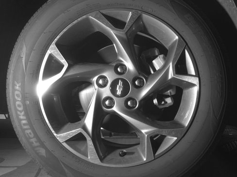 Used 2025 Chevrolet Trax LT FWD image 13
