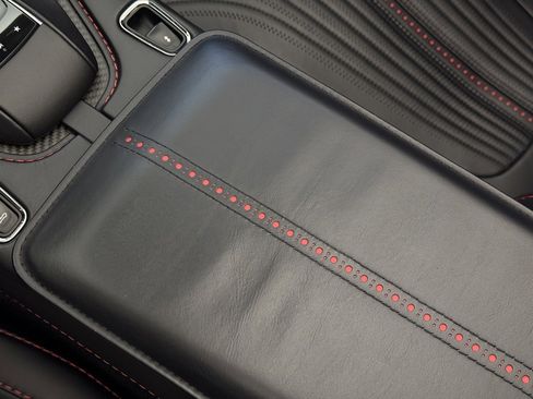 Used 2023 Aston Martin DB11 Volante image 17