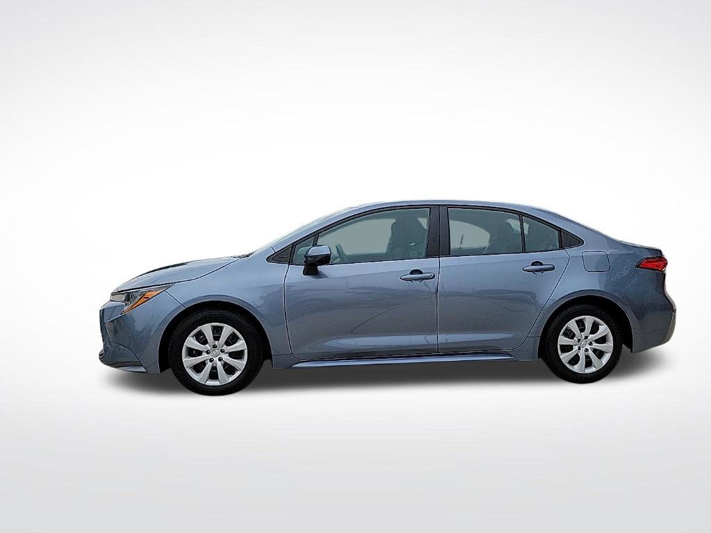 Used 2024 Toyota Corolla LE FWD image 2