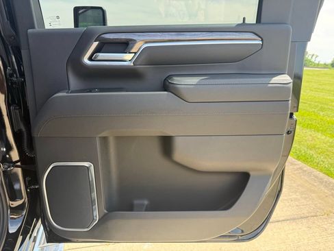 New 2026 Chevrolet Silverado 2500 LTZ w/ LTZ Convenience Package AWD/4WD image 18