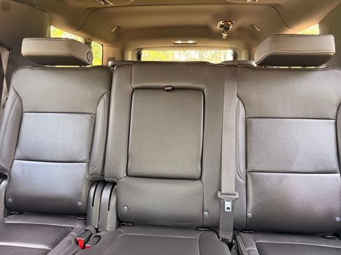 Used 2023 Chevrolet Suburban LT w/ Luxury Package AWD/4WD image 30