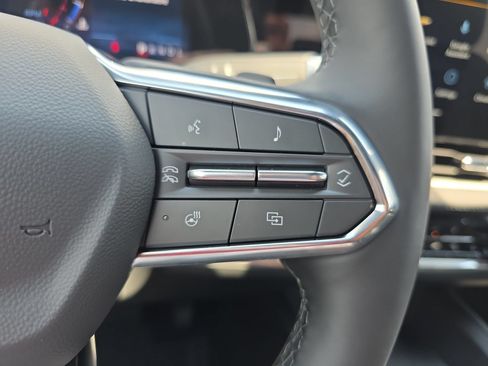 New 2027 Chevrolet Equinox LT w/ Convenience Package II FWD image 20