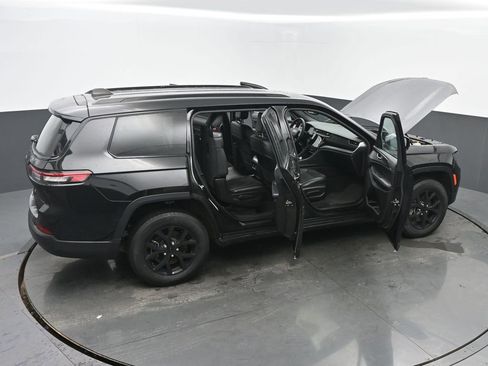 Used 2024 Jeep Grand Cherokee L Altitude image 65