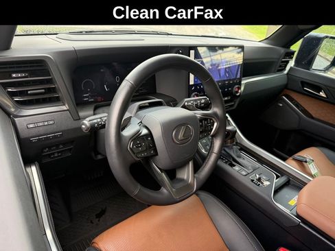 Certified 2025 Lexus GX 550 w/ Accessory Package (2T) AWD/4WD image 3