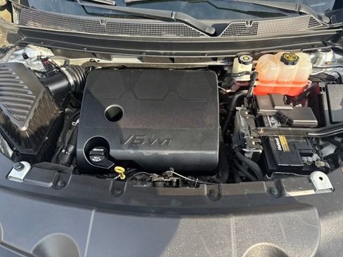 Used 2018 Chevrolet Traverse LT image 20