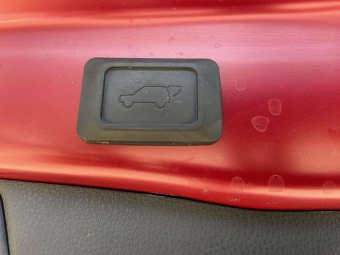 Used 2025 Toyota RAV4 XLE w/ Convenience Package FWD image 9