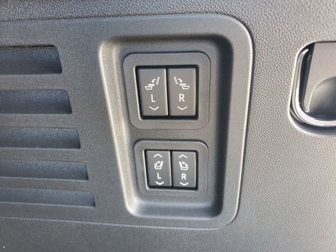 New 2026 Buick Enclave Sport Touring w/ Power Package image 32