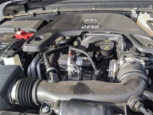 Used 2021 Jeep Wrangler Unlimited Rubicon w/ LED Lighting Group image 39