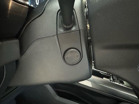 Certified 2023 Ford F150 Lariat w/ Equipment Group 502A High image 43