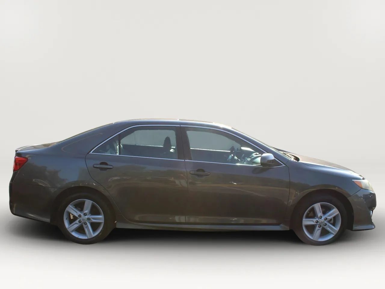 Used 2013 Toyota Camry SE FWD image 11