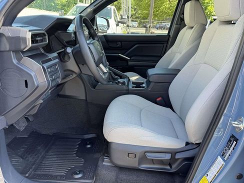 Used 2025 Toyota 4Runner SR5 AWD/4WD image 20