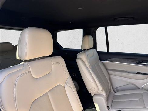 Used 2023 Jeep Grand Cherokee L Limited AWD/4WD image 15
