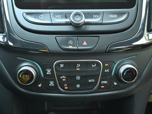 Used 2024 Chevrolet Equinox RS w/ RS Leather Package FWD image 26