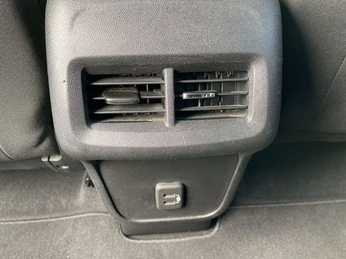 Used 2019 Chevrolet Equinox LT image 16